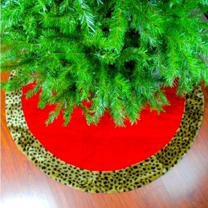 CHRISTMAS TREE SKIRT